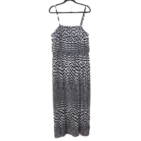 LANE BRYANT Chevron Pleated Black/White Maxi Dress 18/20 Summer Spring Travel - Picture 12 of 16